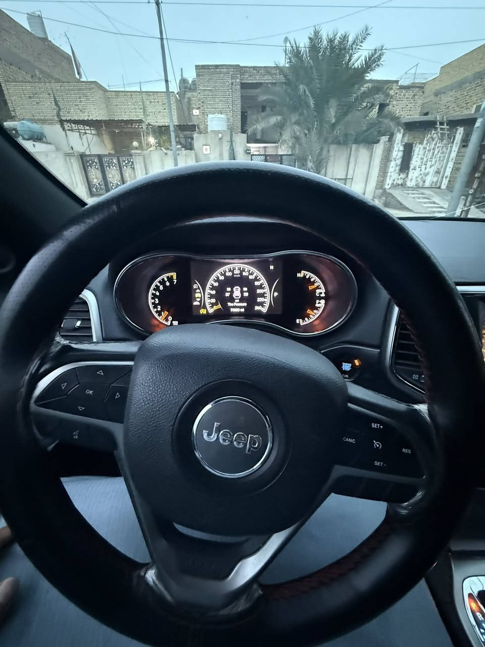 سلام عليكم.      بسم الله  الرحمن الرحيم.
جيب كراند شيروكي  2018 للمتد فول 
مكينه 6سندر 3600
فتحه 
جنطه كهرباء ⚡️ 
كشنات كهرباء 6دكم 
/ رادر / نقطه عمياء / 

لد امامي 
تخم تاير / صدر امامي / صدر خلفي / كله جديد / 
سبير منازل 
يدات نيكل 
سياره كل مقاعد تتفه حار 
تبريد ثلج 🥶
كشنات جلد 
كامره 
تشغيل عن بعد 
بصمه 
زنون عالي وناصي 
أناره داخليه 
سياره بيه موصفات منا باجر متخلص 
السعر 230 $ ورقه بيه مجال 
للتواصل ***********
