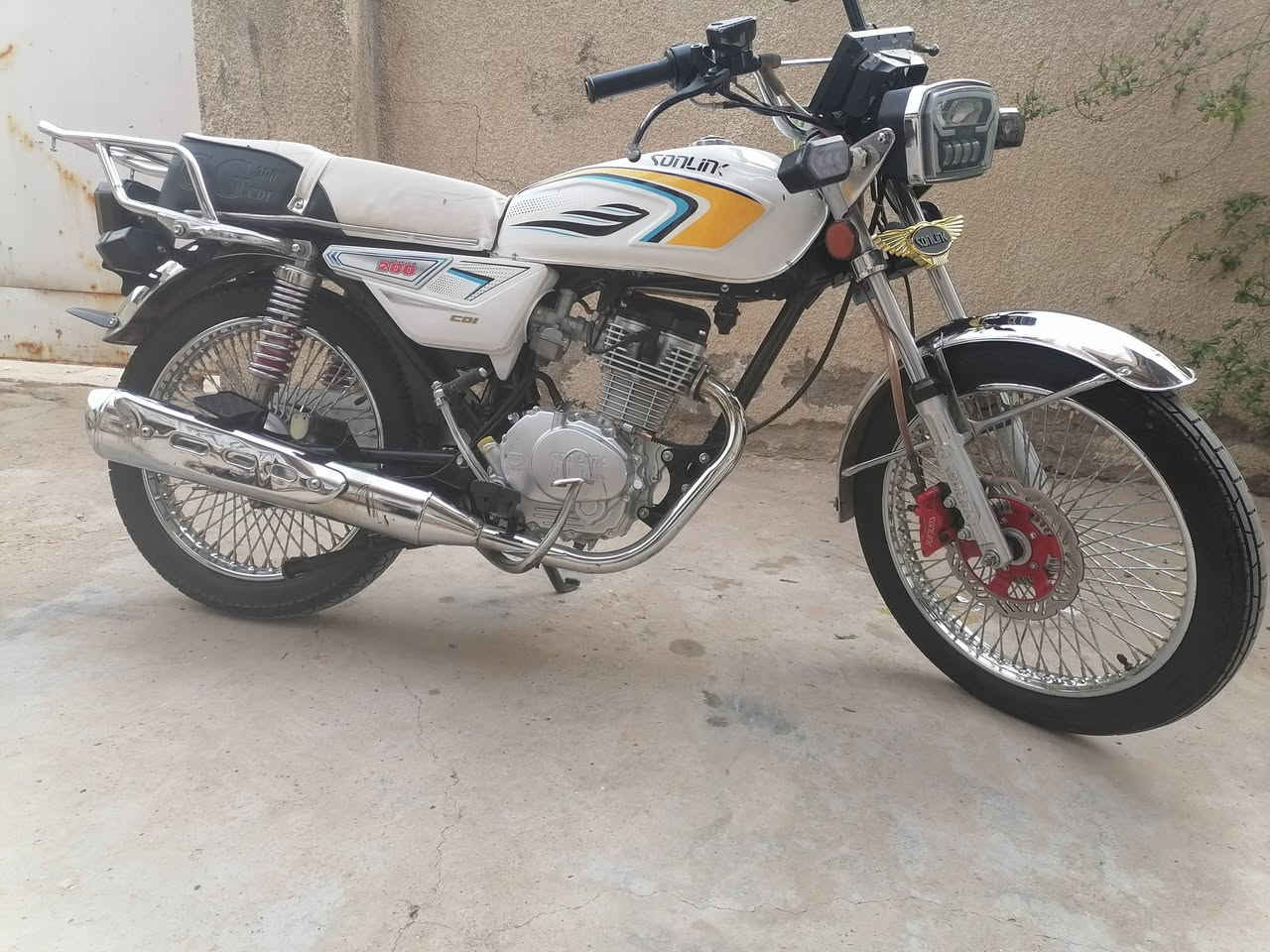 السلام عليكم تايكر 5 نمر 2025 للبيع 
دراجه نضيفه مكفوله سعر 650 وبيها مجال
مكاني واسط الصويره ***********
