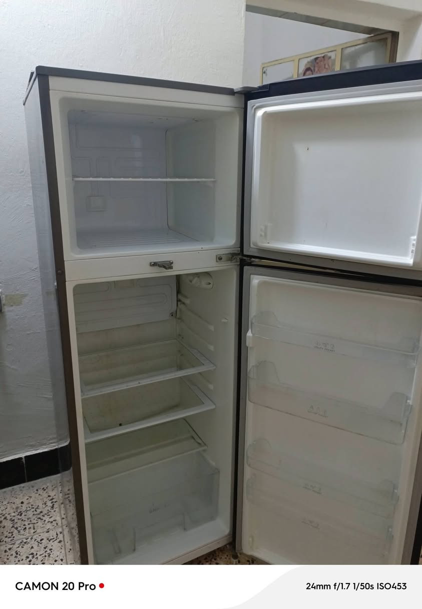 ثلاججه مستخدمه فقط لاستيكه لباب تحتاج تبديل و باب فريزر مضروب سعره ١٠٠


**إذا كنت صاحب هذا الإعلان وتريد حذفه لأي سبب، رجاءا أرسل رسالة إلى الدعم الفني**
