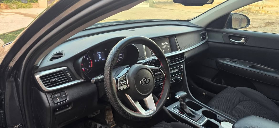 سلام عليكم
للبيع سيارة اوبتما 2019 وارد امريكي رقم قادسيه بسمي تحويل ثاني يوم 

حادث مرفق سياره كفاله غير شي بصيط بدعاميه 

فقط  وماشيه ٨٥  ومن دخلت ماشيه ٢٤

موصفات: (.  فول عدى البصمه  )

1شاشه كبير لمس ✅

2كامره دواره ✅

3تحكم جهتين ✅

4 مثبت سرعه ✅

5تحديد مسار✅

6مانع نزلاق ✅

7راذار جانبي ✅

8 حساسات خلفي+ جانبي+امامي ✅

9 3 واقعيات قياده+EXO+SPORT+COMFORT✅

10شاحن UDB✅

11منفذ AUX 

12شاير مري ✅بنرامه قياده ذاتيه كشن كهربائي لايت لد ثلجي  اهواي بيه موصفات

مكينه+✅ وكير+حداديه=كفاله تخم تاير جديد   

حجم محرك2400 GDi

مكاني ديوانيه عفك 

الشراي يتصل ***********
