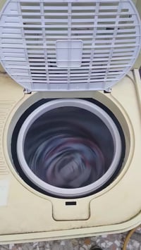 غساله للبيع شرط الشغل ب60 وبيهة مجال 07823636404