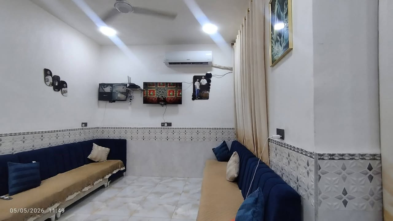 على بركة الله 🌹
بيت للبيع مساحة ٢٠٠ متر، بناء حديث ٢٠٢٦ درجة أولى، طابو زراعي سند ٢٥، تحويل مباشر باسم المشتري.
العنوان: بزل حجي علي قرب العلوية شريفة.
السعر ١٢٥ مليون وبيه مجال للتفاوض.
📞 للاستفسار: ***********
مكتب كرار جبر للعقارات.
