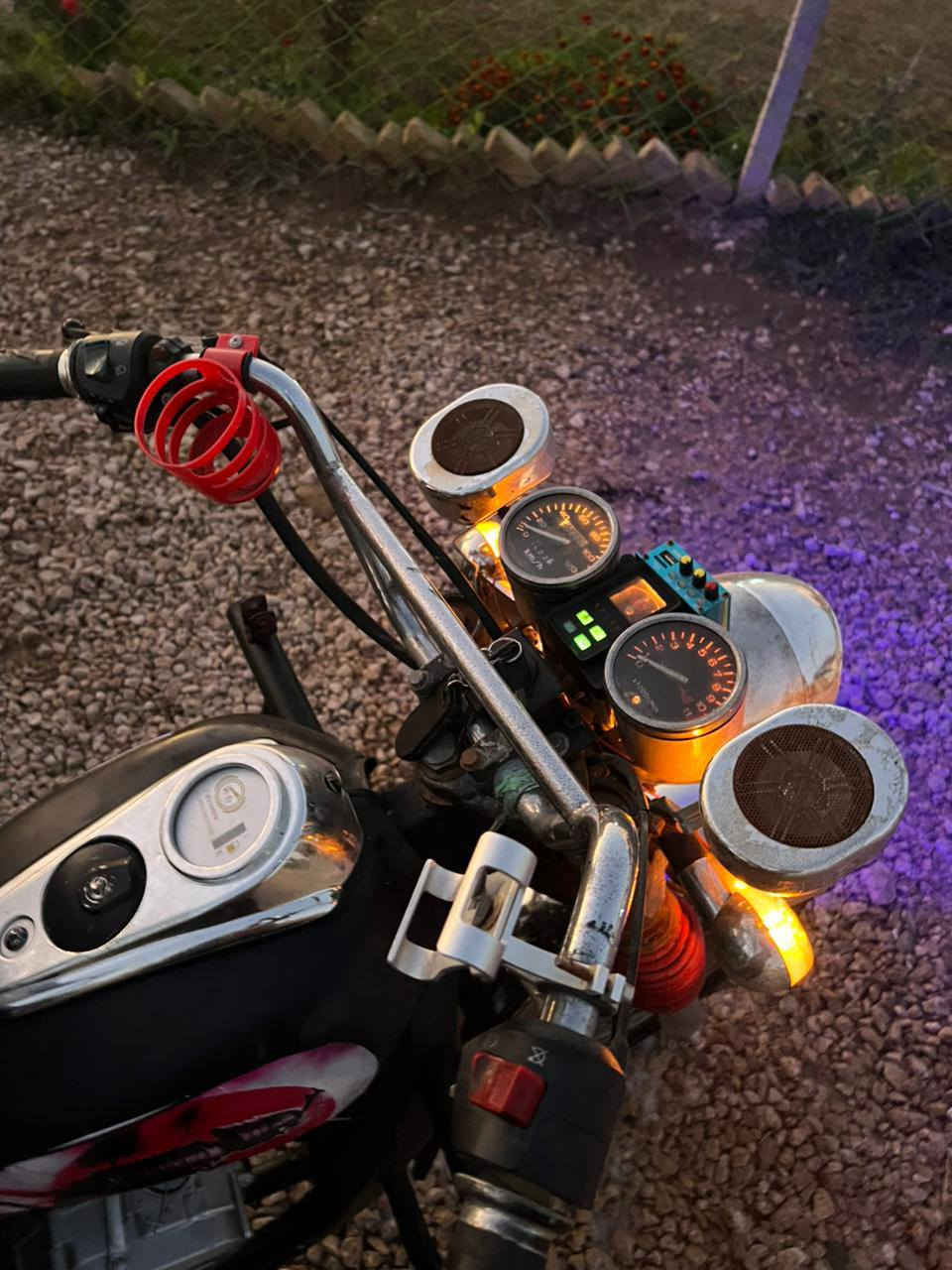 السلام عليكم ستوته للبيع مديل 2016كفاله عامه أوراق  اصولي ورقه وكيل بليته شاصي مكفول كهربائيات شغاله كله اي نقص ما بيه مصبوغة جماليه مكانه بابل الشوملي قريب السريع الدولي السعر 1300وبيه مجال ***********
