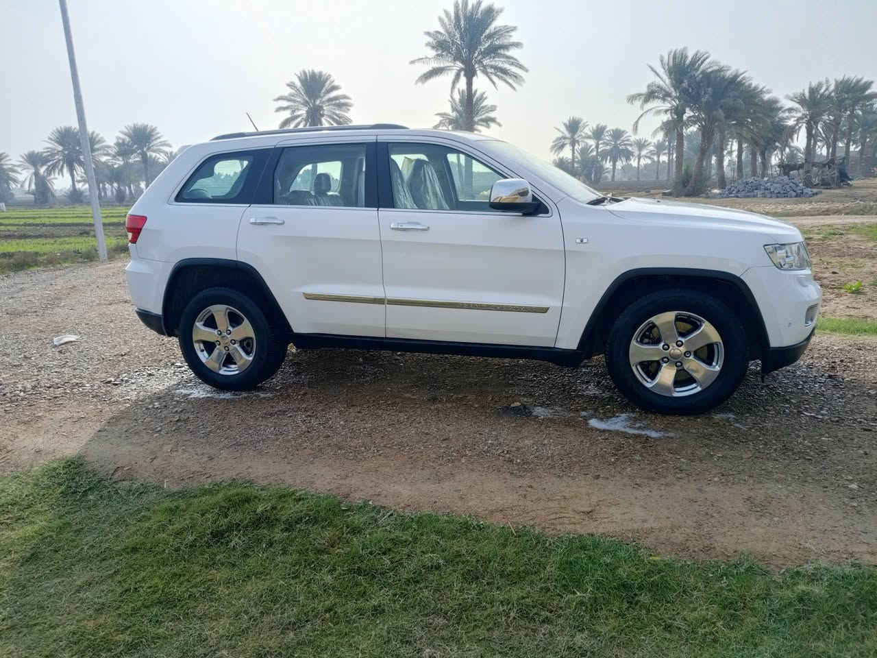 السلام عليكم
جيب لاريدو 13 خليجي 
سياره فول مواصفات واحد ع واحد 
تشغيل عن بعد
بصمه تشغل
بصمه ابواب
ماوس وضعيات قياده
بنورما
كشنات كهرباء وهيتر كشنات
وتدفه مقود
مري شفط
خزن كشنات 
تحكم سترين جهتين
شاشه قلاب وسيدي
كامره وحساسات امام وخلف
مري تعتيم اناره 
داخل عسلي وصاج 
وهواي بعد مواصفات الجنايه يعرفونها 
سونار داخل المنشور
سعر السياره 198 وبيه مجال
اتصال ***********متوفر واتساب 
مكان السياره بغداد التاجي او الانبار الفلوجه
