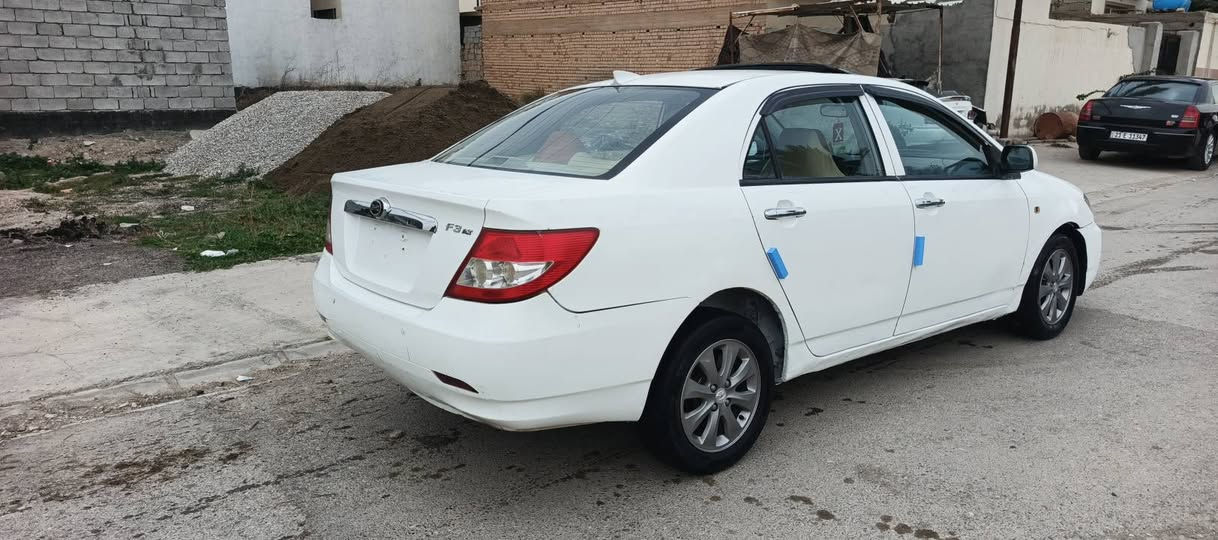 السلام عليكم
بي واي دي إف ٣ موديل ٢٠١٤ مزاد الداخليه تترقم ديالى كير ومحرك لانسر كفالة صدر جديد كهربائيات كلهة ع البلاد تبريد ثلج  بدون ظربة بدون خياس صبغ بس الدوسات والهلالات الخلفية للبيع السعر ٣٨ وبيهة مجال العنوان ديالى *********** .
