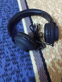 هتفون جديد غير مستعمل سعر 10الاف بي مجال 07858707217