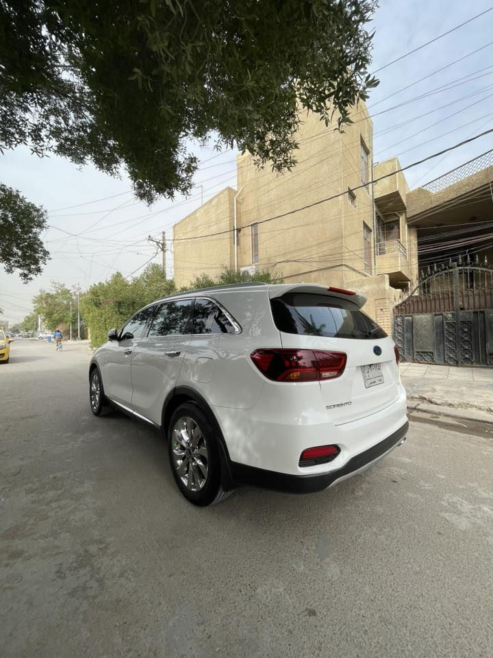 سلام عليكم سورنتو موديل 2019 خليجي شركه العامه بيه صبغ بنيد فقط بدون دواخل اثر شخوط محرك 6 سلند كير محرك كفاله 7 راكب 3 قطع تبريد تخم تاير جديد صدره جديد سياره جهزه وجديده بمعنه الكلمه فول موصفات عده البنرامه ماشيه 117 عارضه 115 وبيه مجال رقمي *********** مكاني بغداد الدوره
