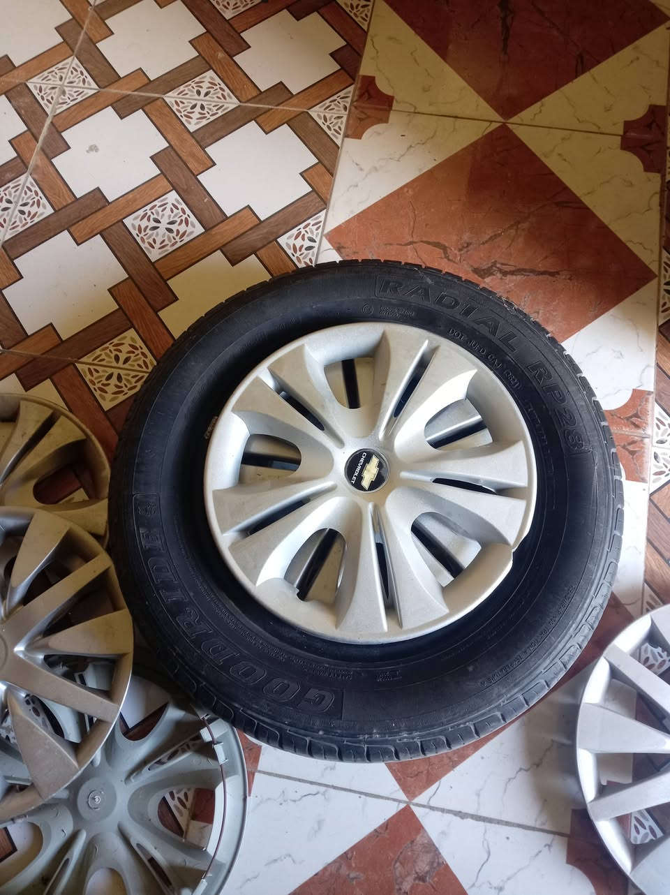 كبات اصلي عدد ٢ تخم
كل الأغراض حجم ١٣ اخوان
تخم جديد كامل
وتخم ثاني نقص واحد
استدات الشركة الأصلي مع التي والمفتاح مالات شركة 
مع التاير سبير نص عمر
مكاني السماوه الخضر
هذا رقمي ***********
