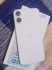 ايفون 16بلص ذاكرة 128 بعده بل ضمان الشاشه مكسورة جهاز جديد بطاريه 100م...