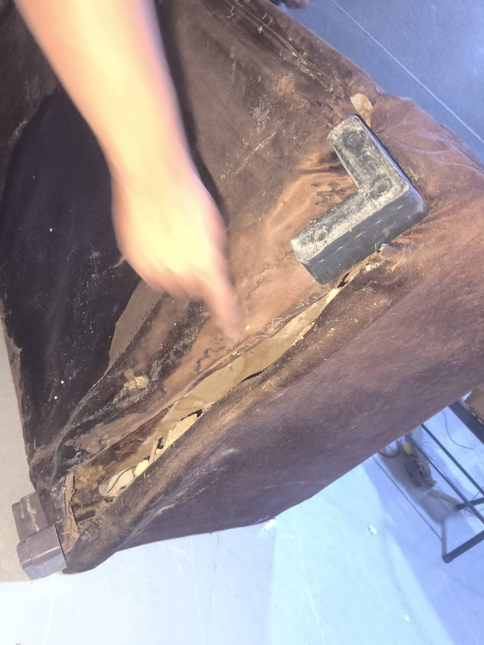 ديوان 6 ڨنفات كبار بس تعبان يرادله تعديلات قفل ب150 موشراي/ه لحد يراسل


**إذا كنت صاحب هذا الإعلان وتريد حذفه لأي سبب، رجاءا أرسل رسالة إلى الدعم الفني**