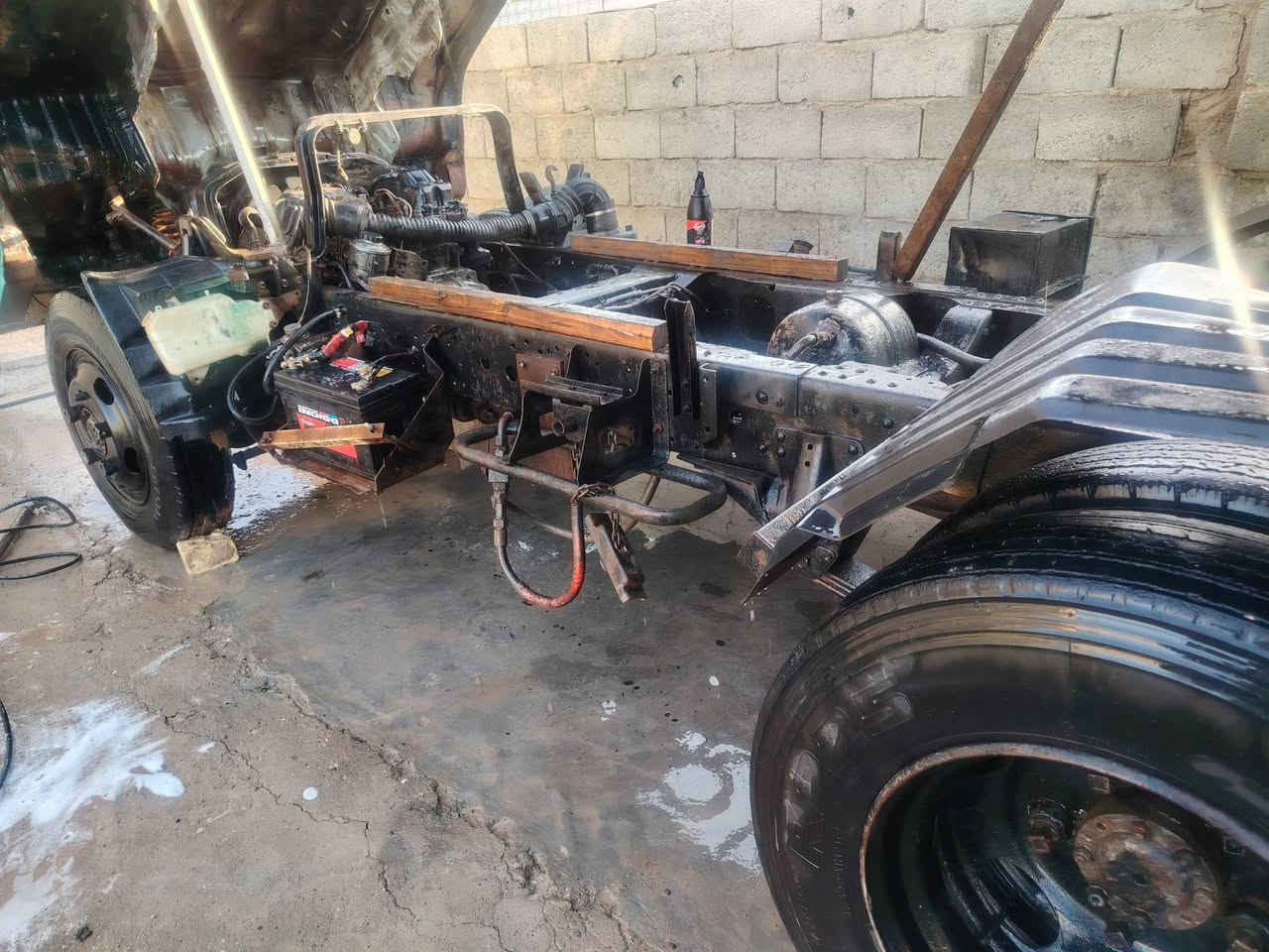 سلام عليكم كنتر لبيع سياره خير من الله محرك مكفول كير و كسن مكفول كهربايات كله شغاله سياره خير من الله شاصيه مكفول ومحرك رقمه نكليز ميسان سياره مكانه بغداد تحويل ثاني يوم  سياره دخله مدوشم جديد  رقم ***********
