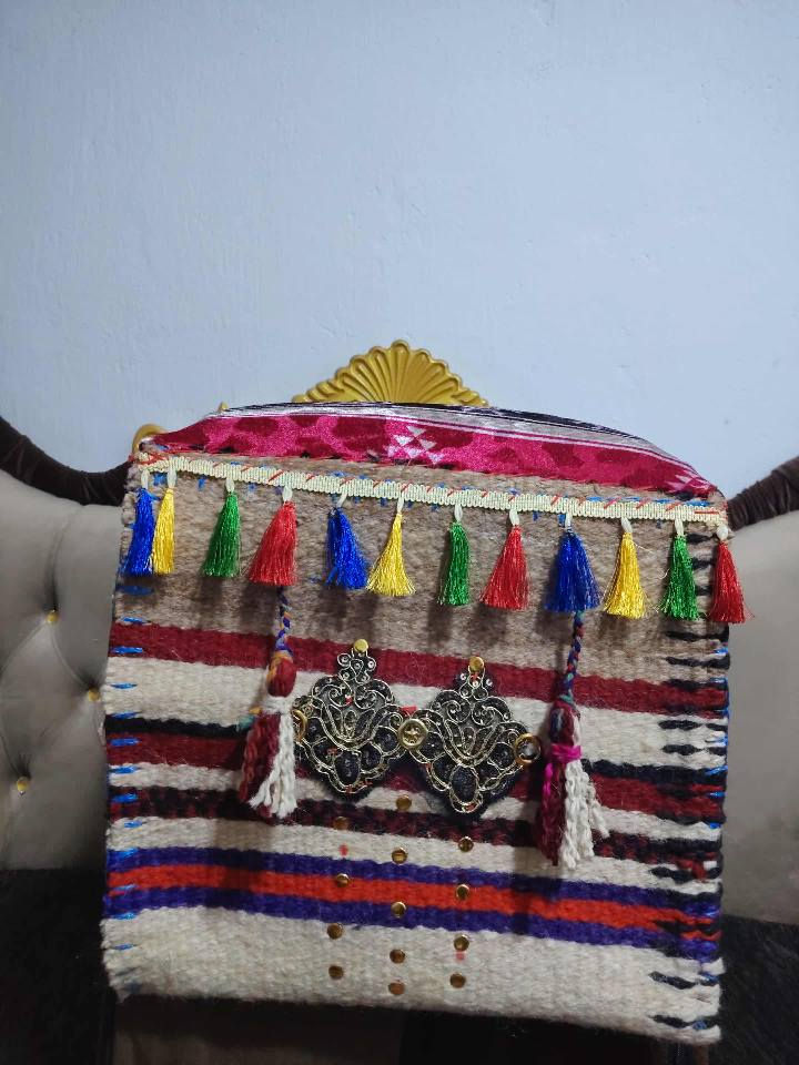 السلام عليكم خروجه للبيع السعر 10 و12 ويوجد حسب الطلب والأسعار جملة تختلف ويوجد لدينا خدمة توصيل جميع محافضات العراق للتواصل خاص او رقم ***********
