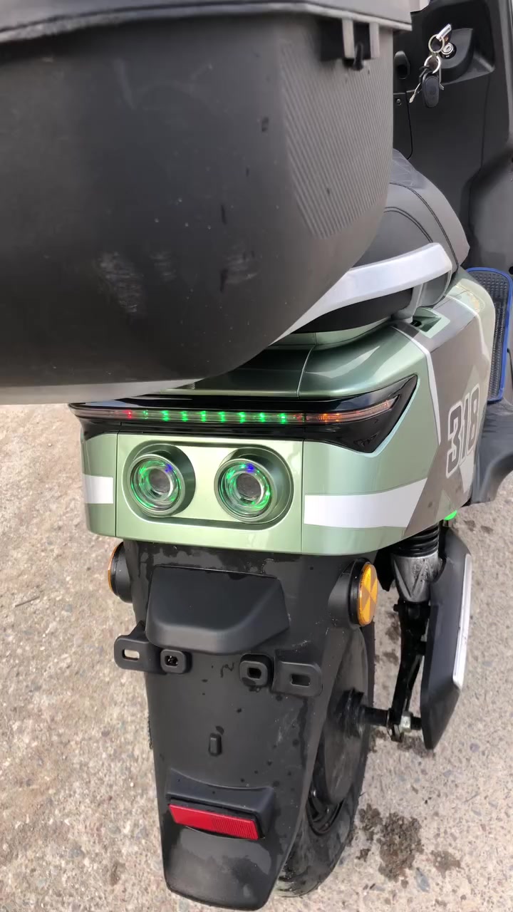 السلام عليكم
اخون الماطور شحن 318 شرط النضافه ماطور جديد ما مستخدم شي قليل 

البطاريات شرط وين ما تريد افحص عقل ملف شرط م

الماطور جديد كما موضح بل الصور السعر 600 وبيه مجال للشراي خاص مكاني موصل حي المحاربين قرب مسبح الابراج الرقم *********** الامو شراي لا يجي 

الماطور نضافه 💯 الملف 2000
