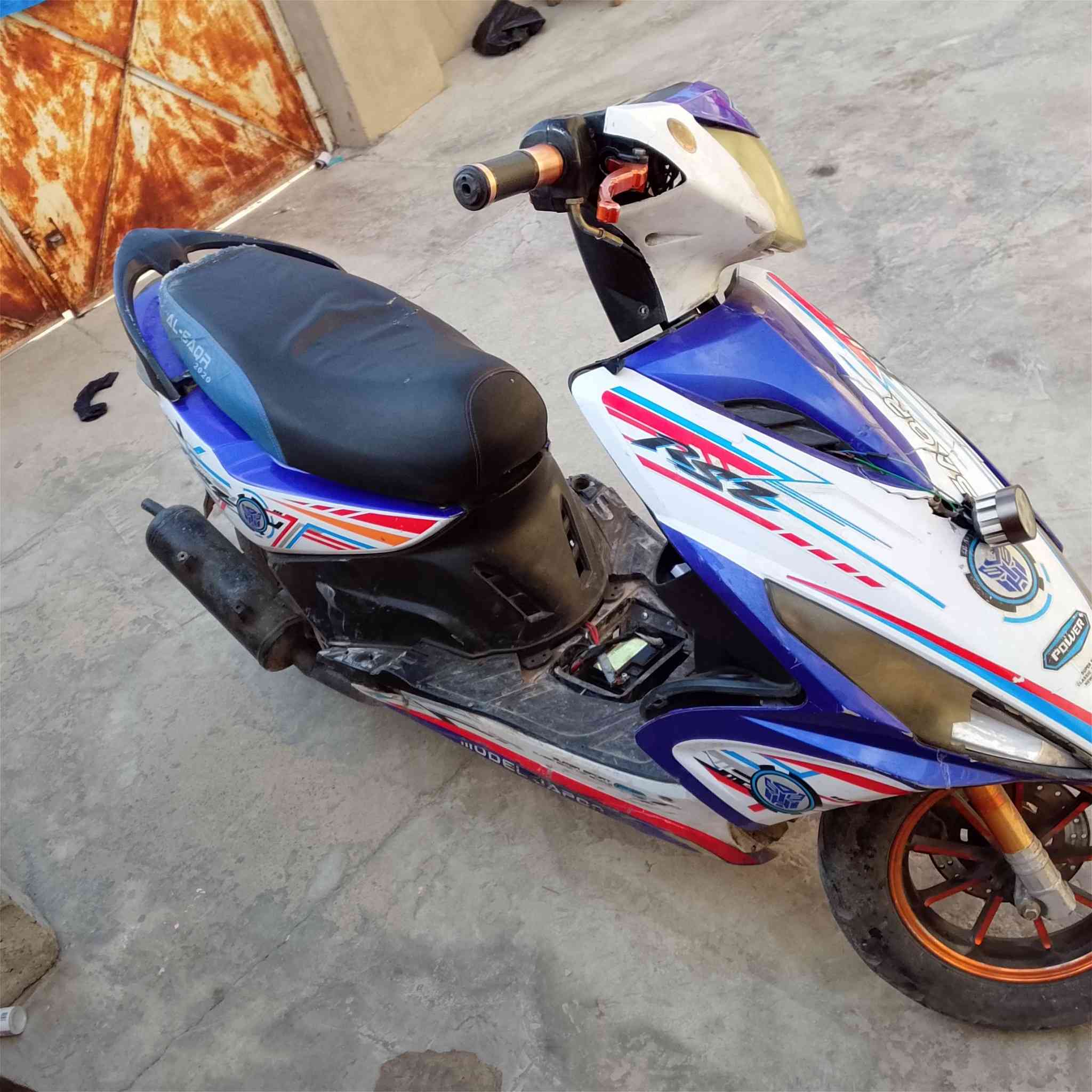 سلام عليكم للبيع ماطور ماكس ياباني موديل 20لاصرف لابخار بس يحتاج باتري نگره سلف لا بيها كسر كفر اي عيب مابي سعر 220بيها مجال حك جية مكاني كركوك رقم ***********واتساب
