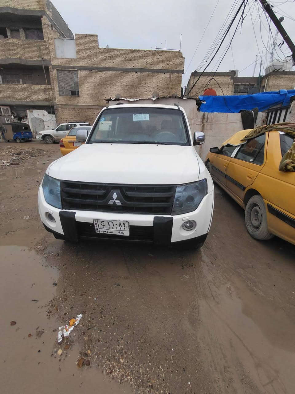 سلام عليكم عندي باجيرو موديل 2008سياره جاهزه الاخير مابيها اي شي بسمنه تخم تاير جديد صدر مكينه كير مكفولات مكينه 6سلندر سبعه راكب تبريد جاهز مكانها بغداد الامين ثانيه السعر 103وبيها مجال بصيط انتصل علا رقم ***********
