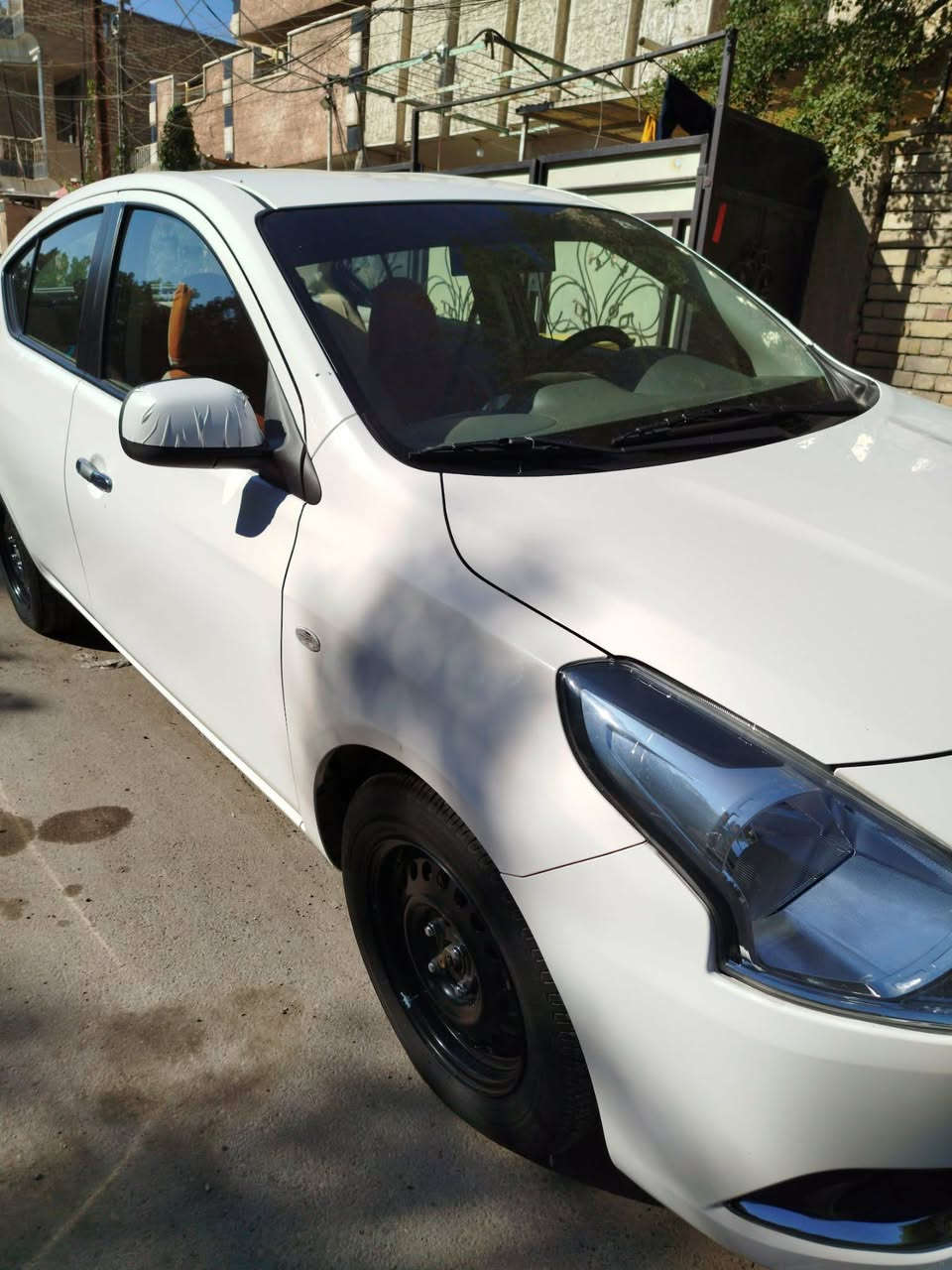 نيسان صني موديل 24 هندي اربيل باسمي
 (تحويل أو وكاله)
ماشيه 55 قابله للزياده 
ضرر خفيف جاملغ خلفي عكس السائق 
مع ملاحظات بسيطه 
العنوان الاعظميه راس الحواش 
سعر 127 وبيها مجال 
للمراسله والاستفسار الاتصال ***********
