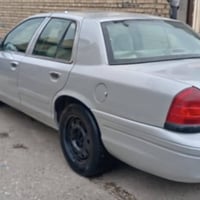 السادة المشرفين والاعضاء المحترمين العجله المبينه بالصور  حالتها جيدا ...