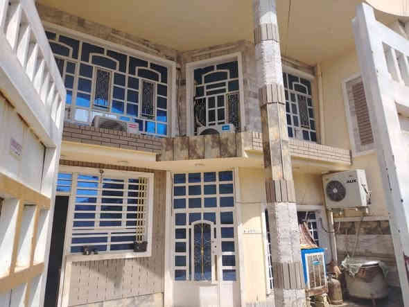 سلام عليكم بيت للبيع 150 الشعلة امنجم شارع 20قرب ساحت توري وقرب شارع النهر البيت يحتوي على 6غرف نوم الطابق الارضي 2خرف نوم حولي جبير مطبخ حمام ستقبال البيت بسمي تحويل ثاني يوم اي استفسار اتصل وتدلل*********** متواجد واتساب
