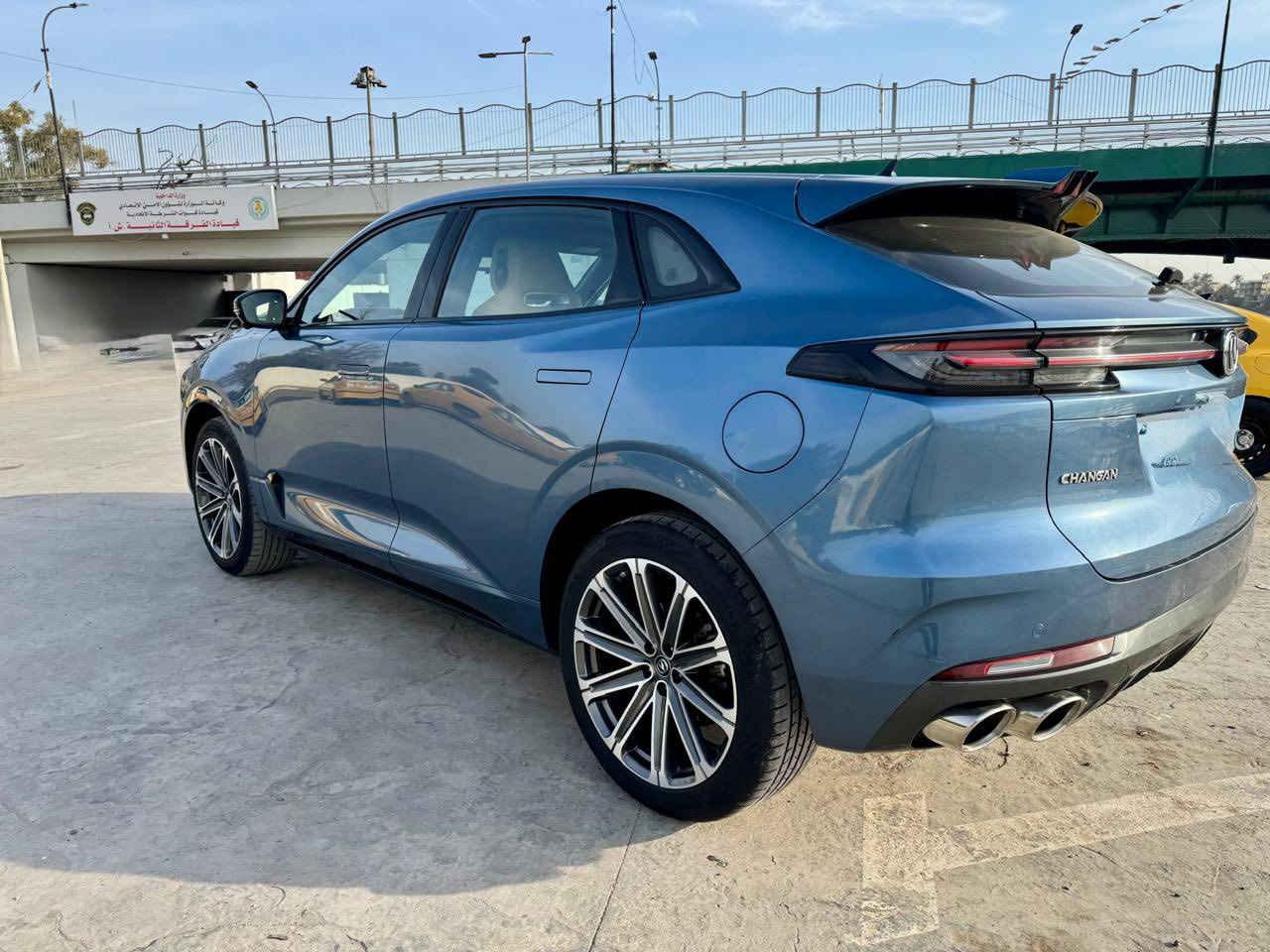 خليجي 
🚘 عداد المسافة 33.000 كيلو 
🚘 موديل 2023
⚙️ حجم المحرك 2.0L Turbo
⚙️ مرتبط بناقل حركة أوتو 8 نمر
⚙️ يبلغ عزم الدوران 390 نيوتن / متر 
🐎 بقوة 233 حصان 🐎🐎
دوسات كهرباء
🔑 مفتاح التشغيل بصمة 
🔑 تشغيل عن بعد 
🪟 بانوراما 
🚗 فتح الصندوق كهرباء 
🚗 دفع رباعي AWD 
‼️ اريل نفكيتر 
📍حساسات أمامية 
📍حساسات خلفية 
💡لايت زينون + LED 
🔦️ بك لايت LED 
🚘 قبضات أبواب شفط
🚘 دخول بصمة ذكي 
🛞 حجم الاطار 265/45R21
🛞 ويل كب 21
🛞 4 دسك
🛞 حساسات ضغط الاطارات 
✨️ اشارة في المرايا الجانبية 
✨️ المرايا قابلة للطي كهرباء 
🌧 ماسحة خلفية 
🎈عدد AIR BAG 6
🚗 هاند بريك كهرباء 
🚗 ا ABS 
🖥 دشبول شاشة ديجيتال 
🖥 شاشة Apple Car play 
📷 كاميرا دوارة 
📷 4 كاميرات 360°
💡الانارة الداخلية LED 
⭕️ مقود جلد حياكة  
🛣 مثبت السرعة Cruise 
🎶 المودات والاوامر الصوتية 
🎶 ا Bluetooth / T YPCE 
🔋شاحن هاتف Wireless 
⚡️مخرج منفذ الطاقة 
🔍فحص نظام السيارة 
🚘 انارة داخلية LED محيطية 
💺تتسع المقصورة ل 5 ركاب
💺المقاعد جلد
💺حركة المقاعد الأمامية كهرباء 
💺 تدفئة وتبريد المقاعد الامامية
💺ذاكرة مقعد السائق
💺تجاوي متحركة 
👶 مثبت مقعد الطفل ISOFIX 
❄️ تبريد شاشة 
❄️ قطعتين تبريد
🚘 أوضاع القيادة Drive Mode 
🧱 أوتو بريك ‼️
 🧱 رادار
⛷️ نظام مانع الانزلاق 
⛰️ نظام نزول المنحدرات 
🥤النظام الصوتي SONY
🚘 دبل اكزوس 
🚘 تطعيم الدواخل ألمنيوم
📐 أبعاد ومقاسات السيارة📐
📏 الطول   487  cm     
📏 العرض  195  cm
📏 الارتفاع  169  cm
🚘 ضمان لمدة خمس سنوات أو 150,000 KM 🚘
التواصل عبر الواتساب ***********
موقع السيارة الكاظميه قرب عبد المحسن الكاظمي
