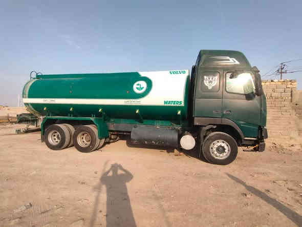 سلام عليكم دنكر فالفو للبيع سعت تخزين 25 الف مكينه وكير خير من الله مكان سياره ناصريه مركز سعر 150 وبيها مجال ***********
