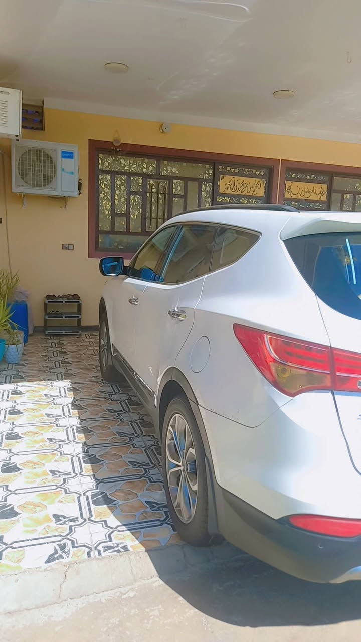 🚗 سنتافي خليجي 2013

فول مواصفات
✔ بصمة تشغيل
✔ فتحة بانورامامه 
✔ 6 سلندر
✔ فور ويل 
✔ 7 راكب

🔹 رقم بغداد
🔹 سنوية باسمي
🔹 تحويل مباشر

🛠 الملاحظات:
•  بيها صبغ باجاملغ الأيمن فقط السونار مضح 

السعر 170
مكان السيارة ديالى
***********
***********
