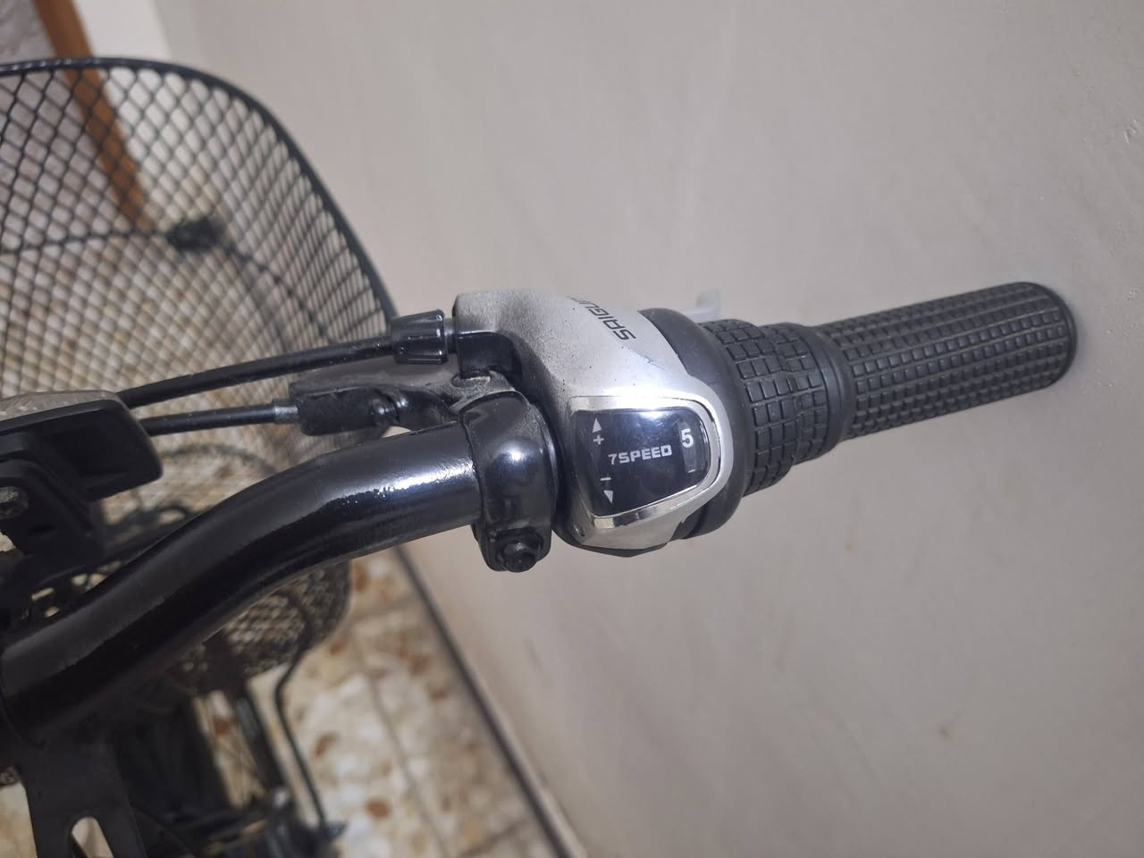 بايسكل C700 (28)
ياباني
وياله المنيوم 
تايرات جديده
سستم شيمانو ٧×١ 

الملحقات : سله+قفل دبل مفتاح+مطاره ستيل+حقيبه صغيره+جرس+لايت حساس 

البايسكل متانه عاليه كل ملحقاته شغاله واحد على واحد سياقته كلش حلوه ومريحه ورزنه قطعه مرتبه واحلى من الصور بهواي 

السعر ١٢٥ الف 
المعالف من جهة تقاطع درويش
متواجد ع الخاص


**إذا كنت صاحب هذا الإعلان وتريد حذفه لأي سبب، رجاءا أرسل رسالة إلى الدعم الفني**