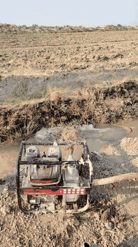 حفر الآبار وتعبيرات الشوارع ٠٧٨٧٤٨٨٣٠٩٤ وحفر الآبار المنزليه مناسب