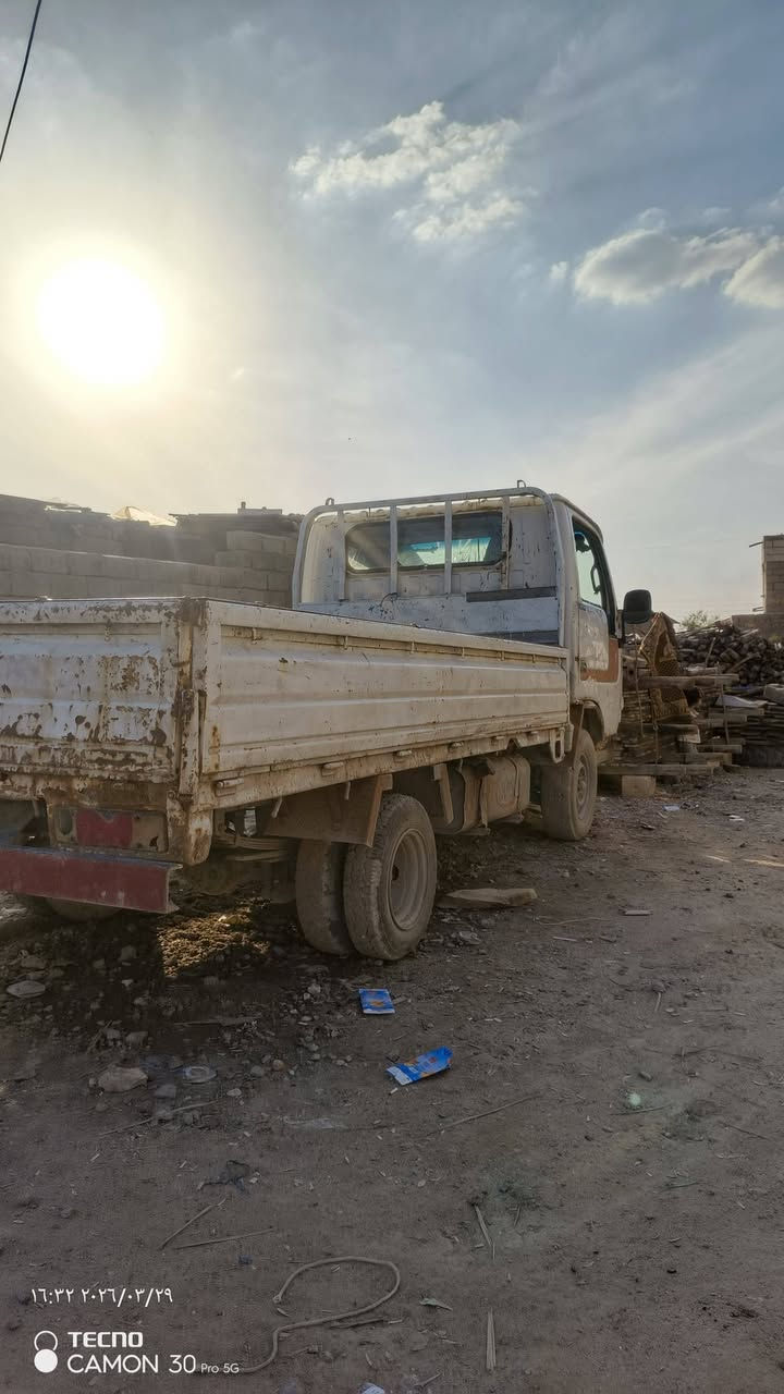 سلام عليكم عندي سياره للبيع سامسونك راعيها ما اندله سياره أبيعها كومه حديد شقاله السعر20ورقه وبيها مجال للاستفسار علا لارقام ضاهره ***********//
