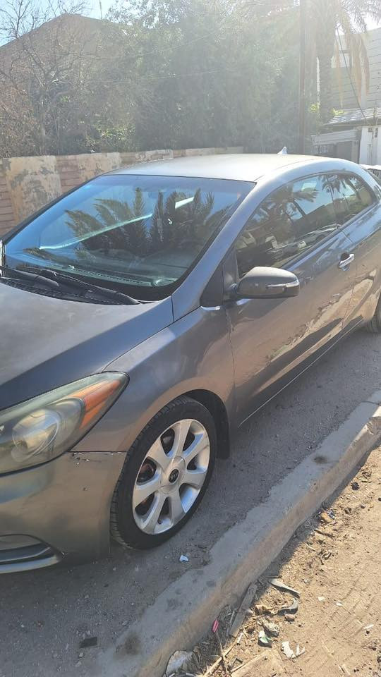 السلام عليكم
فورتي موديل ١٤ تك باب 
مكينة كير حدادية تبريد وتدفئة كلة مكفول
وارد امريكي ضربتهة بجم 
بيهة قطع صبغ وبارد 
السعر ٧٧ ورقة وبيهة مجال
مكاني العامرية
***********
