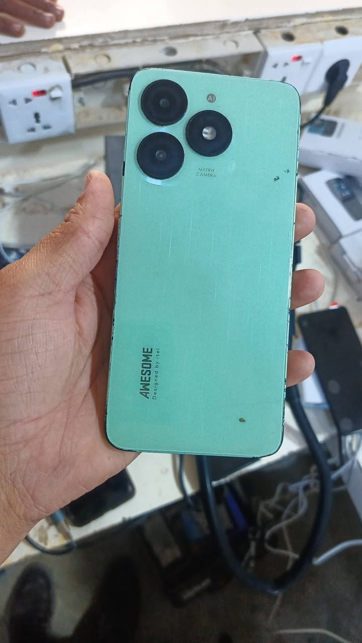 السلام عليكم
يوجد كافة انواع الشاشات للموبايل 

يوجد فتح رمز الهاتف 

يوجد تبديل AC شحن 

يوجد تبديل بطارية

#مكتب_علي_فون
(مفرق الزاب الصباغية) 
للاستفسار اكثر خاص او الاتصال ***********
