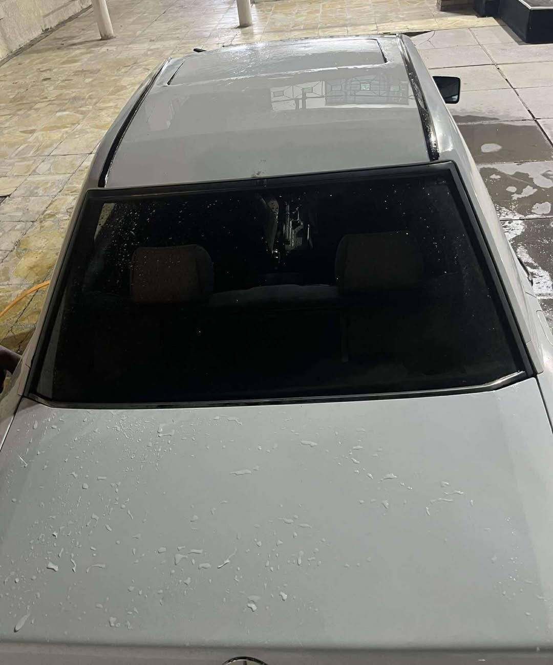 عليكم مرسيدس 190طيارين بسمي موديل 86السياره حلوه السعر 45وبيه مجال وذا اكو مراوس بصفره المحرك يبخر بس متقص دهن ***********بي وتساب
