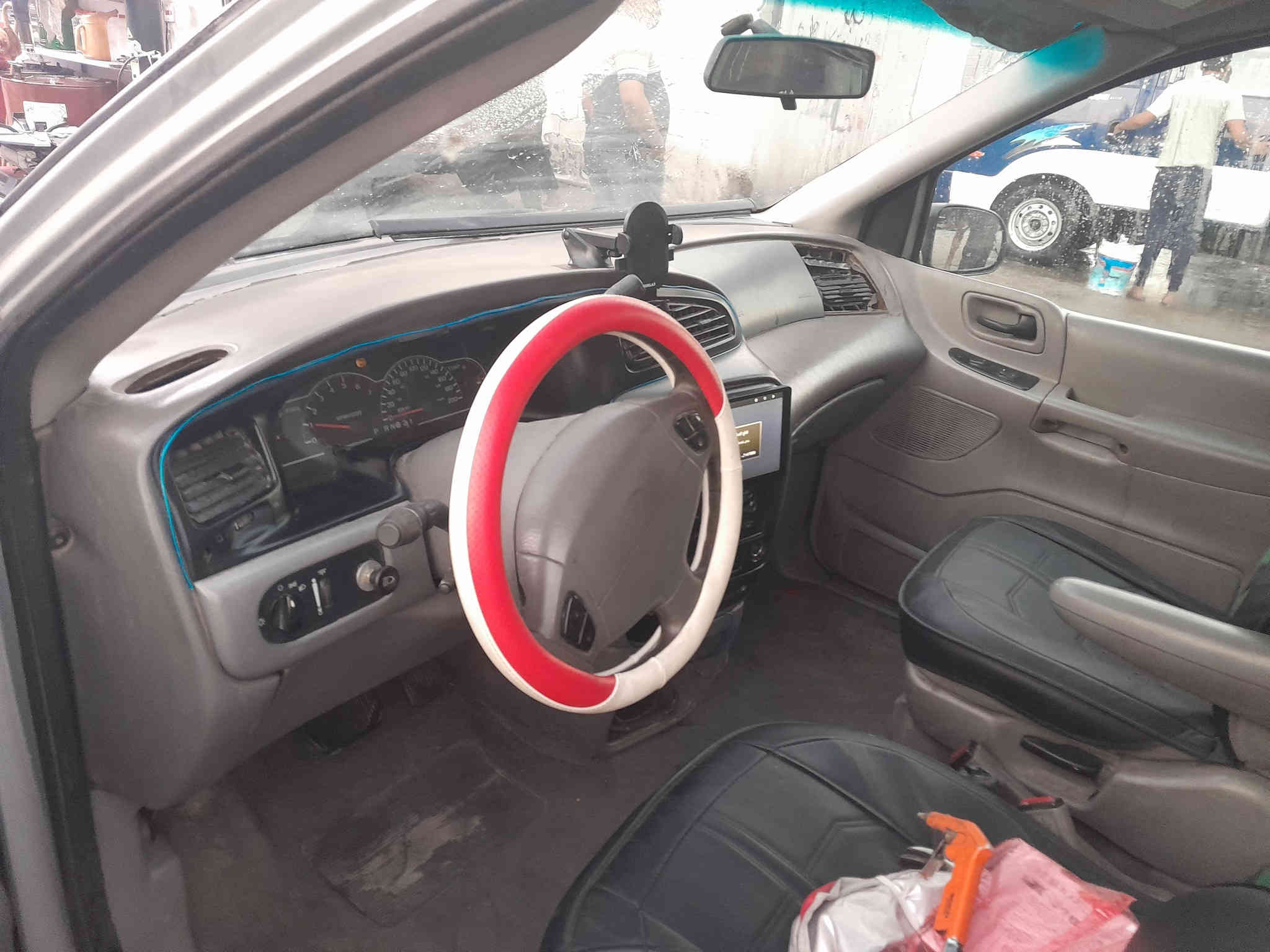 ( السعر 40 بيها مجال قليل) 
سلام عليكم فورت واند ستار موديل 99 كير مكينه افي لون 
جاهزه من كلشي كهربايات مضبوطه 100/100 كير مكينه خير من الله وع الفحص بسمي هزه جديده نقوصات تبريد /صدر امامي فقط نص عمر تاير نص عمر اي ستفسار التصال ع الرقم *********** مكان السياره الزعفرانية. مراوس شعندك نزل
