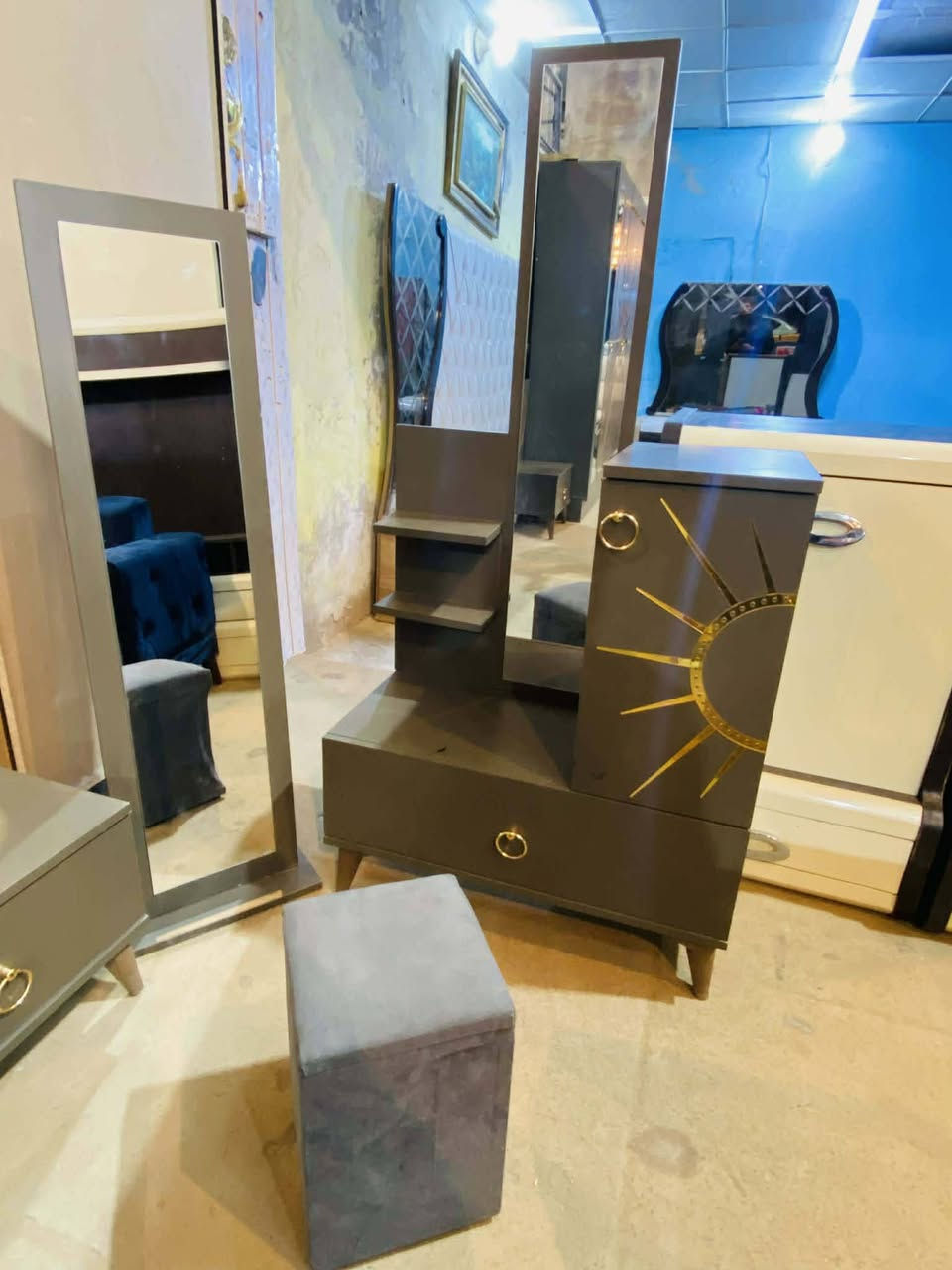 غرفة نوم تركي مستعمل
تتكون من👈 7👈قطع 
نضافة👈 90%💯👌
السعر 👈600👈ألف فقط 
مع نقل وشد داخل بغداد مجاني

( عمولتهه 30😍)


**إذا كنت صاحب هذا الإعلان وتريد حذفه لأي سبب، رجاءا أرسل رسالة إلى الدعم الفني**