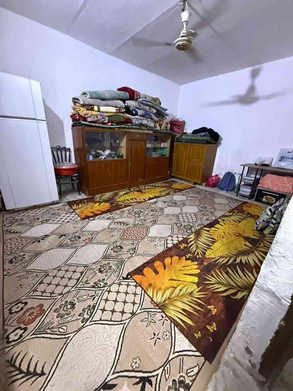 بيت للبيع حي الحسين الجديد نزلة جسر الناظم 150 متر طابق ونص عكادة السعر 85 وبي مجال الاستفسار ***********
