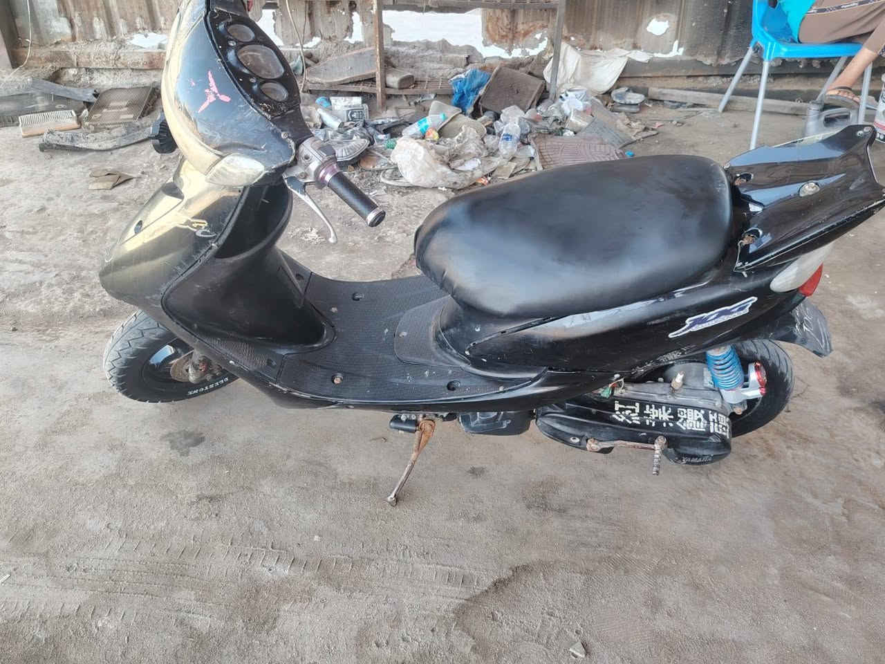 السلام عليكم دراجه عصفوره حلوه رياضي مفتوحه مره واحده سعر 225 بها مجال الطيبين رقم الهاتف 
*********** مكان بصره قضاء المدينه
