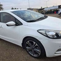 سيراتو خليجي موديل 2014 مكينة 1600دوش كفالة وبيها فقط رصعات صغيره مبين...