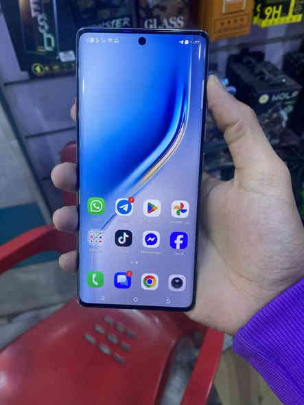 تكنو كامون40برو ذاكره256جهاز راقي وموصفاته معروفه بي كامره تخبل سعره250 ويا كارتون وكفر وعدسات بدون شاحنه مكاني مشخاب ***********
