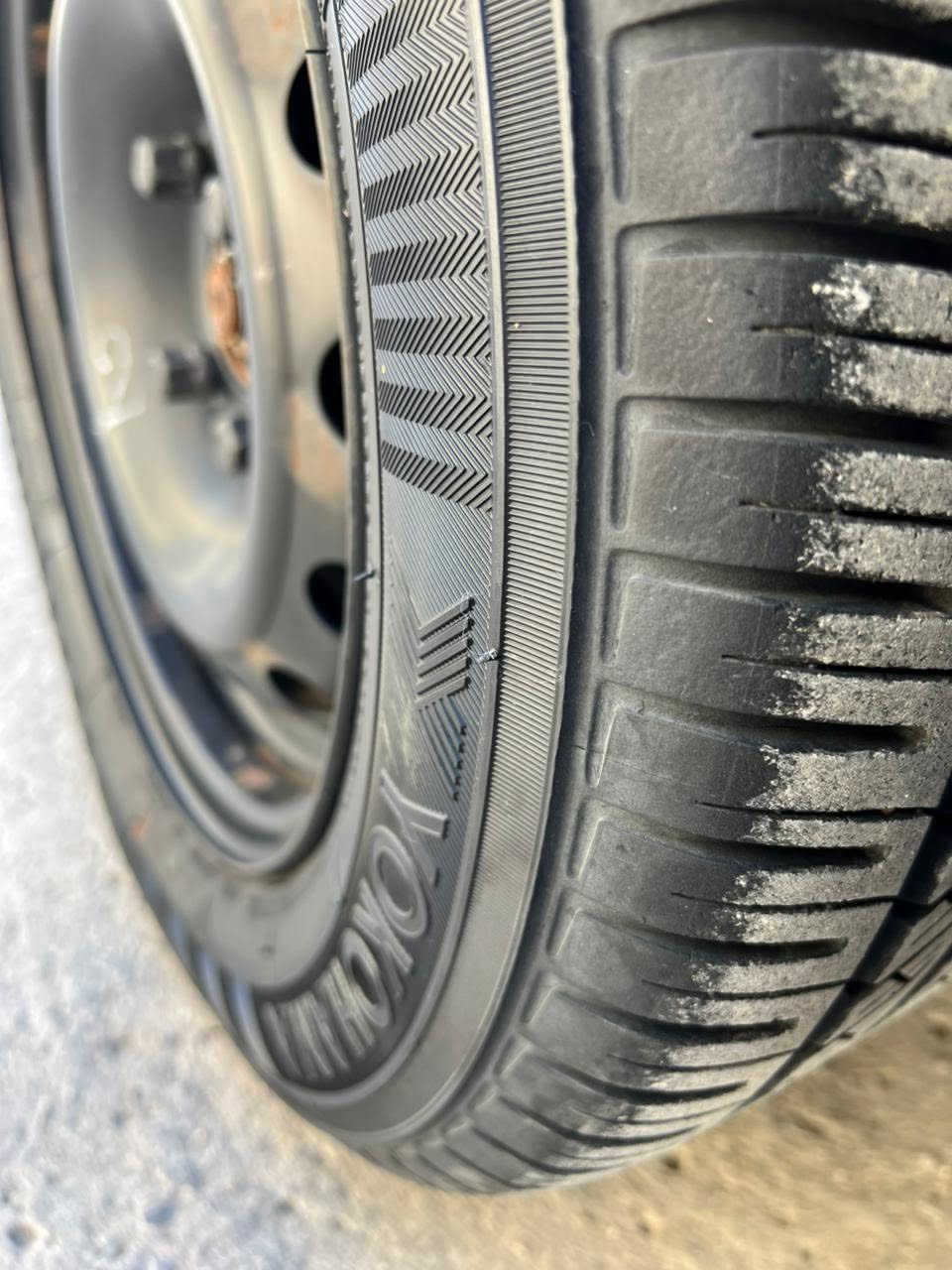 زيروووووووو!!!
 بحاله الوكاله 
بيجو ٢٠٠١ بحاله الوكاله 
السياره ماشيه ٥٣ الف فقط
نظافه السياره ١٠٠/١٠٠
مكانهه بغداد رقمهه بغداد دولي باسمي
سعرهه ٩٣ ورقه 
***********
اذا مجاوبتك راسلني واتساب
واني الممنون 🌹

