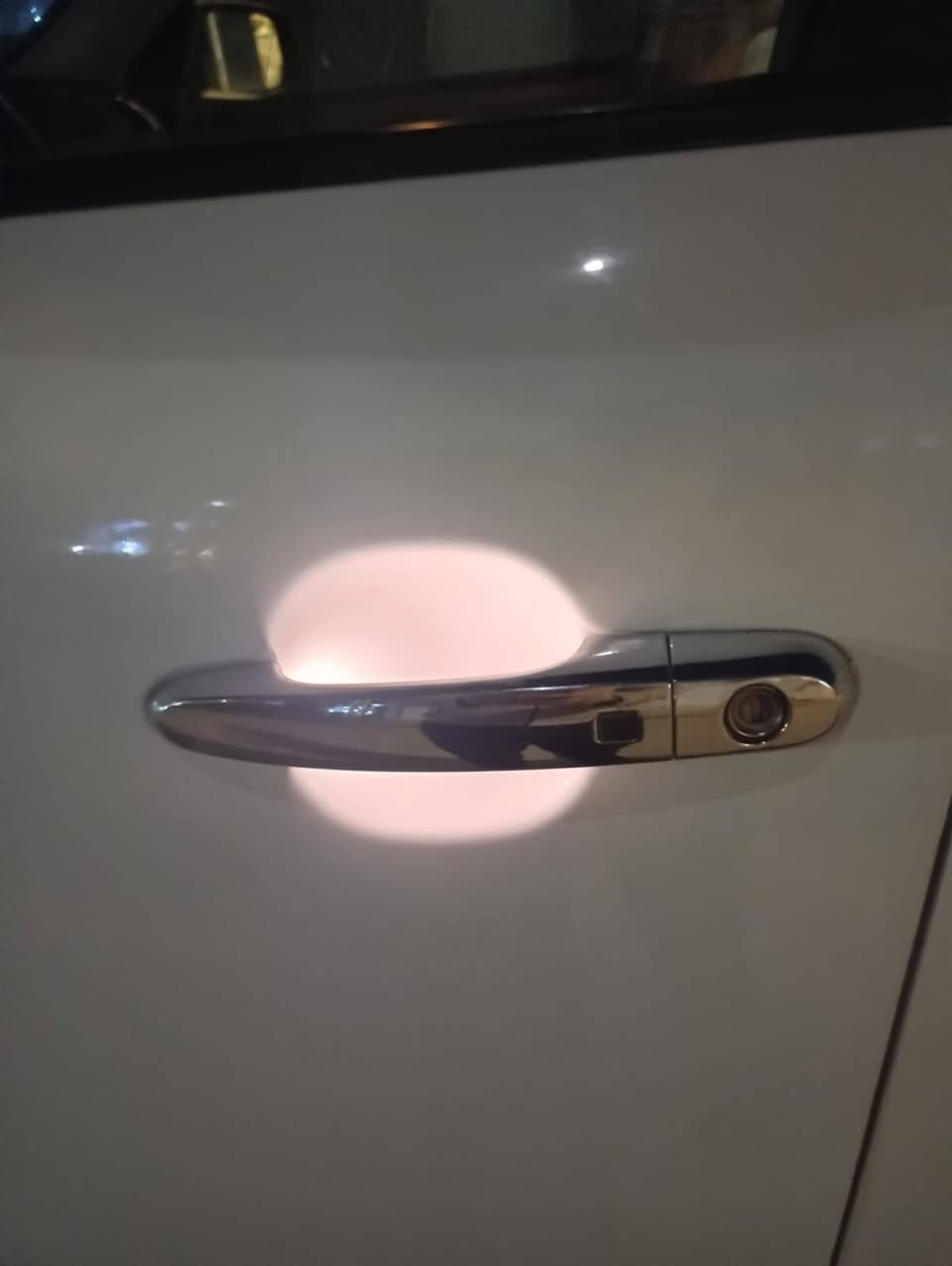 السلام عليكم سورنتو للبيع موديل 2013شكل14محرك 4سلندر انتطيك عام بس هوا مو عام بي كم قطعه سيارة بدون دواخل بدون شاصي بصمه شاشه تحكمات استيرن كشن كهربائي ***********/***********
