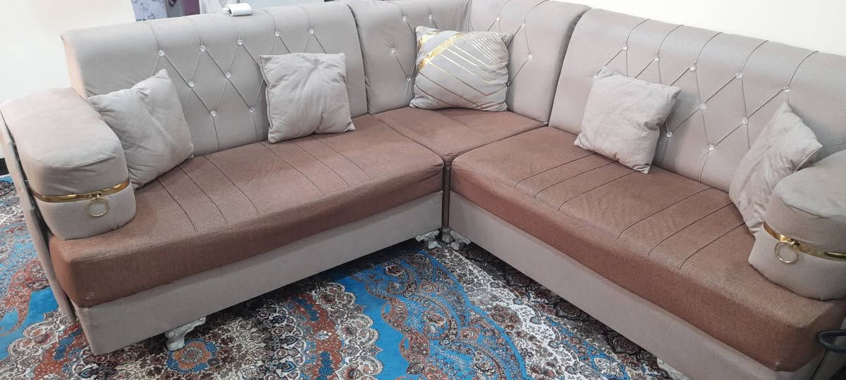 غراض للبيع غرفه نوم تركيه ٩ قطع نضيفه  وكامنتر وملحق وسنك وديوان ٥ مقاعد للاستفسار خاص او واتساب *********** مكاني صليخ
