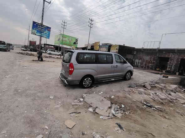 ستاركس 2017
بيها صبغ قطعتين بكوريا
والباقي كفاله
مكينه نص بنص نص مجول مكينه حلوه 
سياره جاهزه ورقم جديد مصفره باسمنه 
سعر 220
***********
