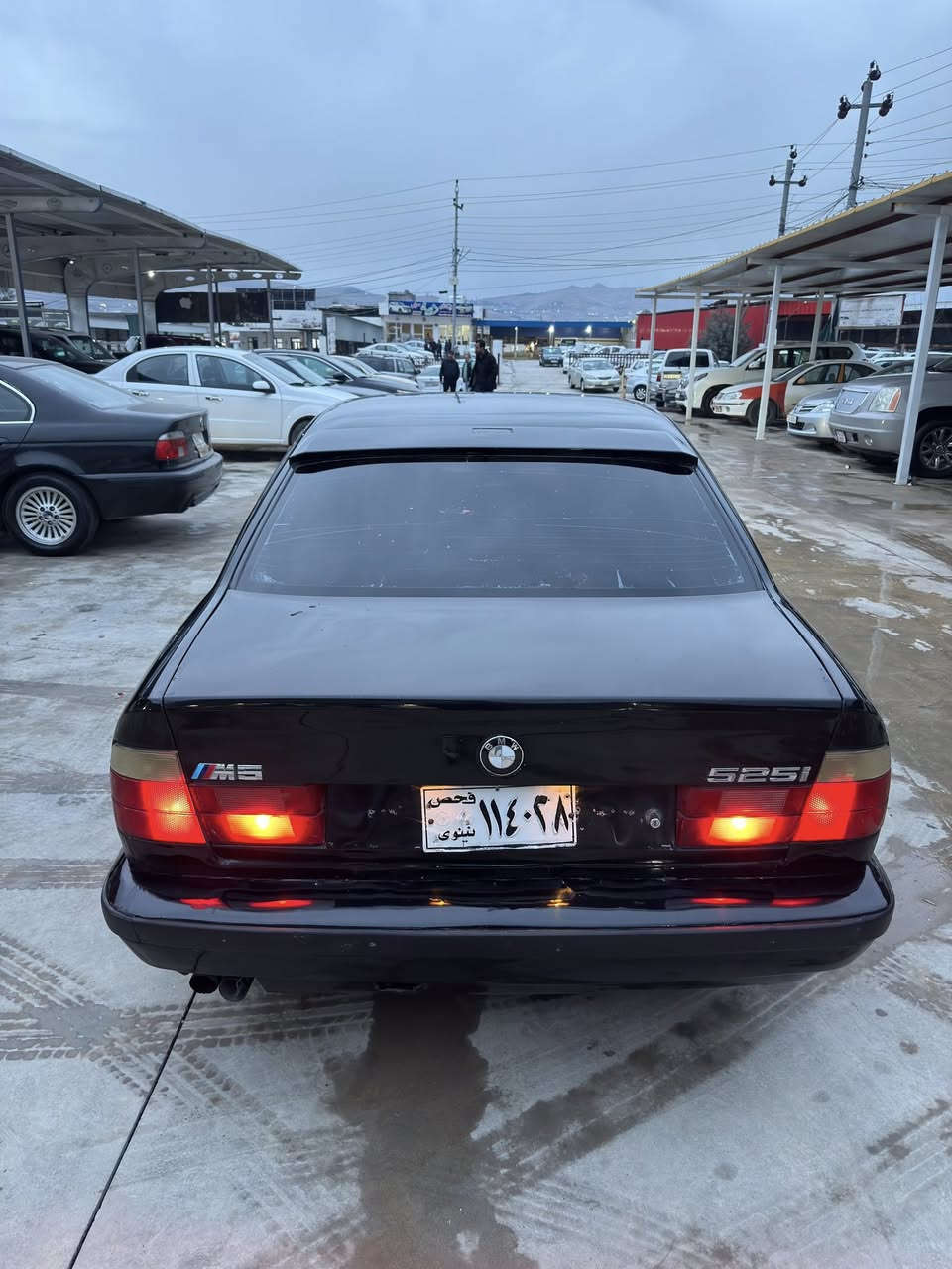 ‏  Bmw 520 🔥🔥 بۆ فڕۆشتن
مۆدێلی 1991  مه‌کینه 20 گێڕ عادی
 ~پێش پانە ~ لايتی ئەلقە بیلاد  ~ ناو غورفەي جوانە ~ گێڕ و مەکینەی بە شەرت سەرف و دوکەڵ و بوخاری نیە ~ تەقەو ڕەقەی نیە ~ جام کاره‌با ئۆتۆ ~ ABS ~ ئاوێنە کارەبای ~ ئاڕمی پلاستیکی هەولێرە بەشەرتی ئاڕمو ئەوەلیات موسو بڕاوە بە شەرت ماڵی دۆستە 
سعری ٤٢ گەلا و معاملە مشتەریت تێڵ بکە هەموو شتێکم نوسیوە شوێن سلێمانی ***********
