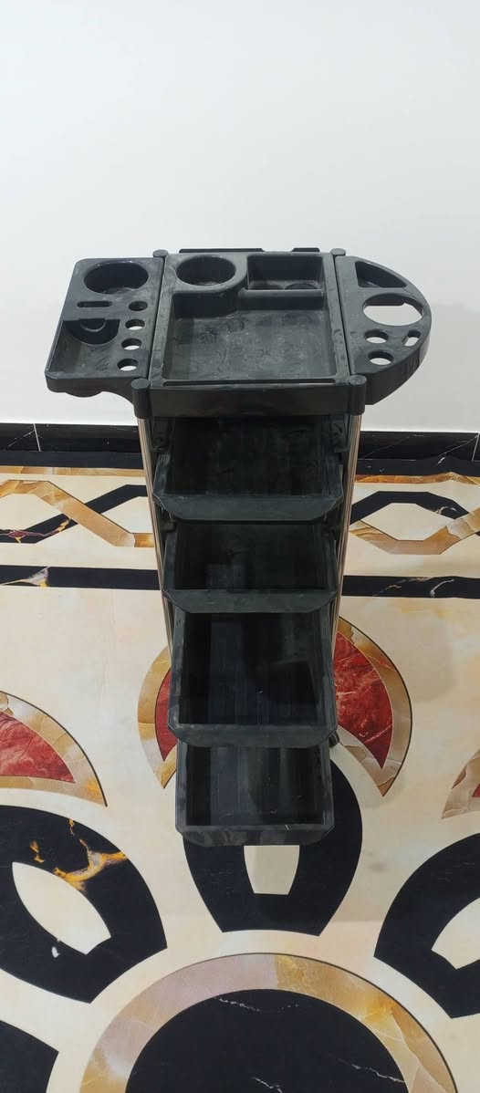 سلام عليكم غراض حلاقة مستخدمات قليل سعرهن ١٠٠ الف قفل مكاني البصرة رقمي ***********
