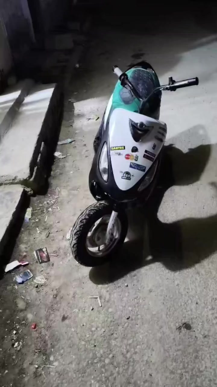 سلام عليكم
ماكس قجمه كاملة للبيع مكينه مفتوحه بستم ولفات ناعمه ماتنسمع صالنصه رياضي كلجات جدد تايرات جدد نقصها باتري وسلف سعر 425 وشراي يدلل


**إذا كنت صاحب هذا الإعلان وتريد حذفه لأي سبب، رجاءا أرسل رسالة إلى الدعم الفني**