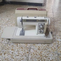 مكينة خياطة • للبيع