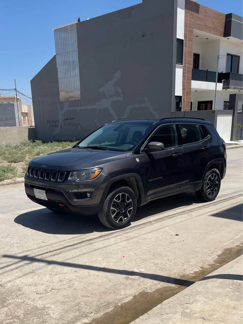 جيب كومباس  
فئة تريل هوك موديل 2019 
محرك اربعة سلندر 2400 
تنفس طبيعي 
دفع رباعي 
تبريد قطعتين 
سقف اسود 
كشنات جلد 
تحكمات ستيرن 
بصمة تشغيل 
بصمة ابواب 
كوبون بانزين 
ماشيه 62 الف مايل 
ضرر بوند  
سعر 138 
للاستفسار الاتصال  
على الرقم*********** موصل, نينوى
