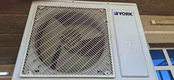 السلام عليكم
سبالت عدد ٢ للبيع نوع توسوت ويورك شغالات بحالة جيدة
سبلت نوع توسوت داخل تصليح ولغيت تدفئة اما الثاني غير داخل للتصليح
للاستفسار ع واتساب يرجى المراسلة ***********
