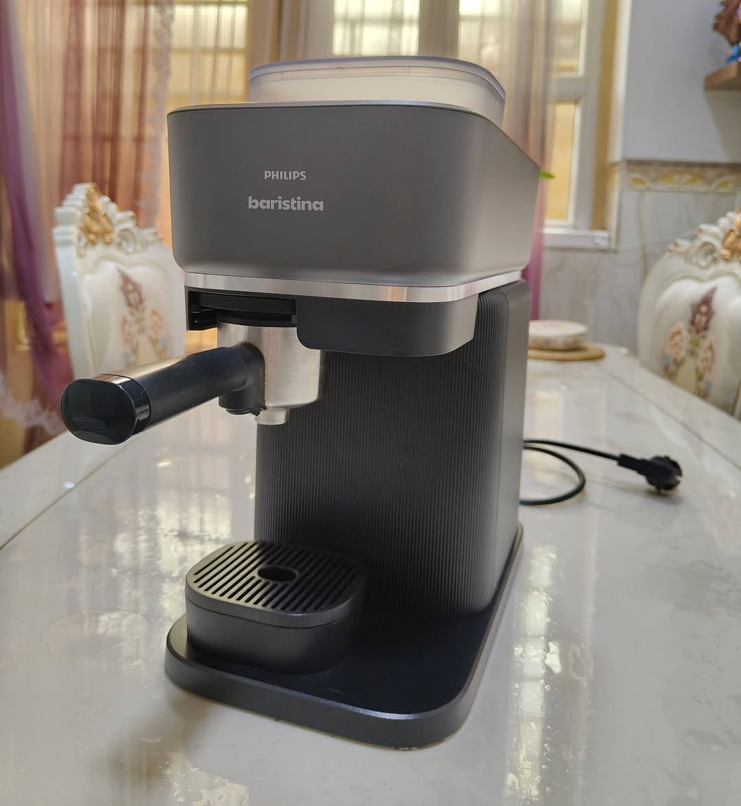 آخر قطعة متوفرة بهذا اللون المميز 🥰
🔥 استمتع بقهوة إسبريسو فاخرة في منزلك!
تعرف على Philips Baristina Espresso Machine (BAR300/60) – ماكينة القهوة التي تحول كل فنجان إلى تجربة احترافية!
✨ مميزات لا تقاوم:
مطحنة بن مدمجة لطحن الحبوب طازجة قبل كل كوب ☕
ذراع فريد لتحضير القهوة بضغطة واحدة 💨
مضخة قوية 16 بار لاستخلاص نكهة غنية ومركزة
تحضير الإسبريسو واللونجو بسهولة
خزان مياه بسعة 1.2 لتر وتصميم مدمج موفر للمساحة
مؤشر لكثافة القهوة حسب رغبتك
💥 اجعل كل صباح بداية مميزة مع فنجان قهوة مثالي!
📲 للطلب والتواصل: https://t.me/dor_5⁠�


**إذا كنت صاحب هذا الإعلان وتريد حذفه لأي سبب، رجاءا أرسل رسالة إلى الدعم الفني**