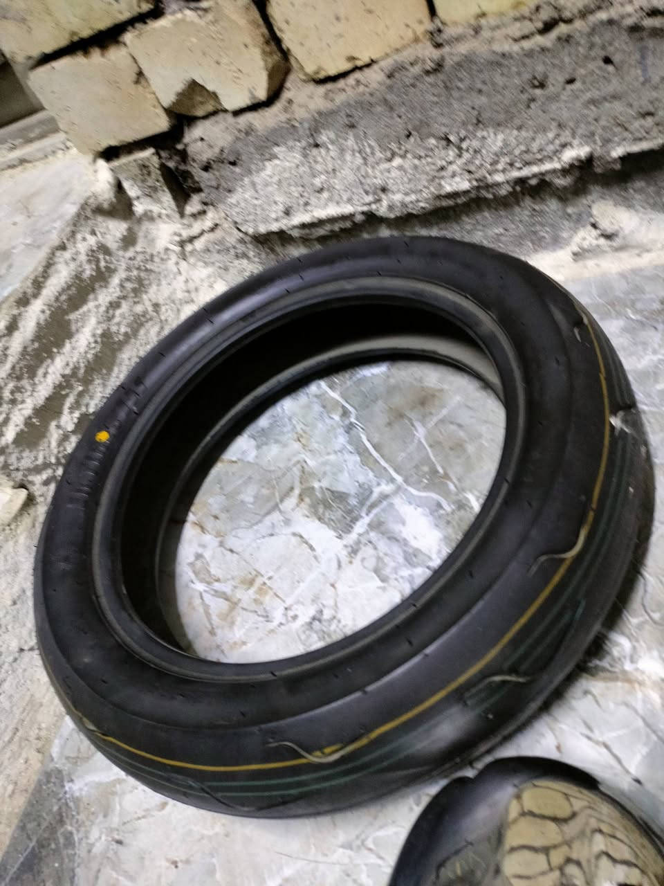 للبيع غراض تفصيخ سكنس وعدله
تاير أمامي ابو الحيه سكنس حجم بلادي 
فلتر شوته رياضي سكنس 
شوته كرزيه رياضي سكنس 
قبق كلجات سكنس بلادي 
سوادات مال قبق كلجات سكنس
نيكلات مال قبق كلجات سكنس 
بنزات بريك خلفيه سكنس 
كلوب زنون عدسه اصفر وابيض سكنس 
صينيه بريك امامي سكنس بلاديه
جويتر ياباني فيشتين سكنس رمبه 
كور بلادي كامل جيب وشد سكنس رمبه 
قاعدة مال نوزل سكنس 
نوزل 8 زروف سكنس 
سلف بلادي سكنس 
كفرات ماكس عدله سود بلاديات ختم واحد نقصهن بس كفر امامي 
دبل رياضي مشمشي ماكس عام 
قاعدة مال رقم رياضي سمائيه
رقمي للتواصل *********** مكاني بغداد حي اور 600
