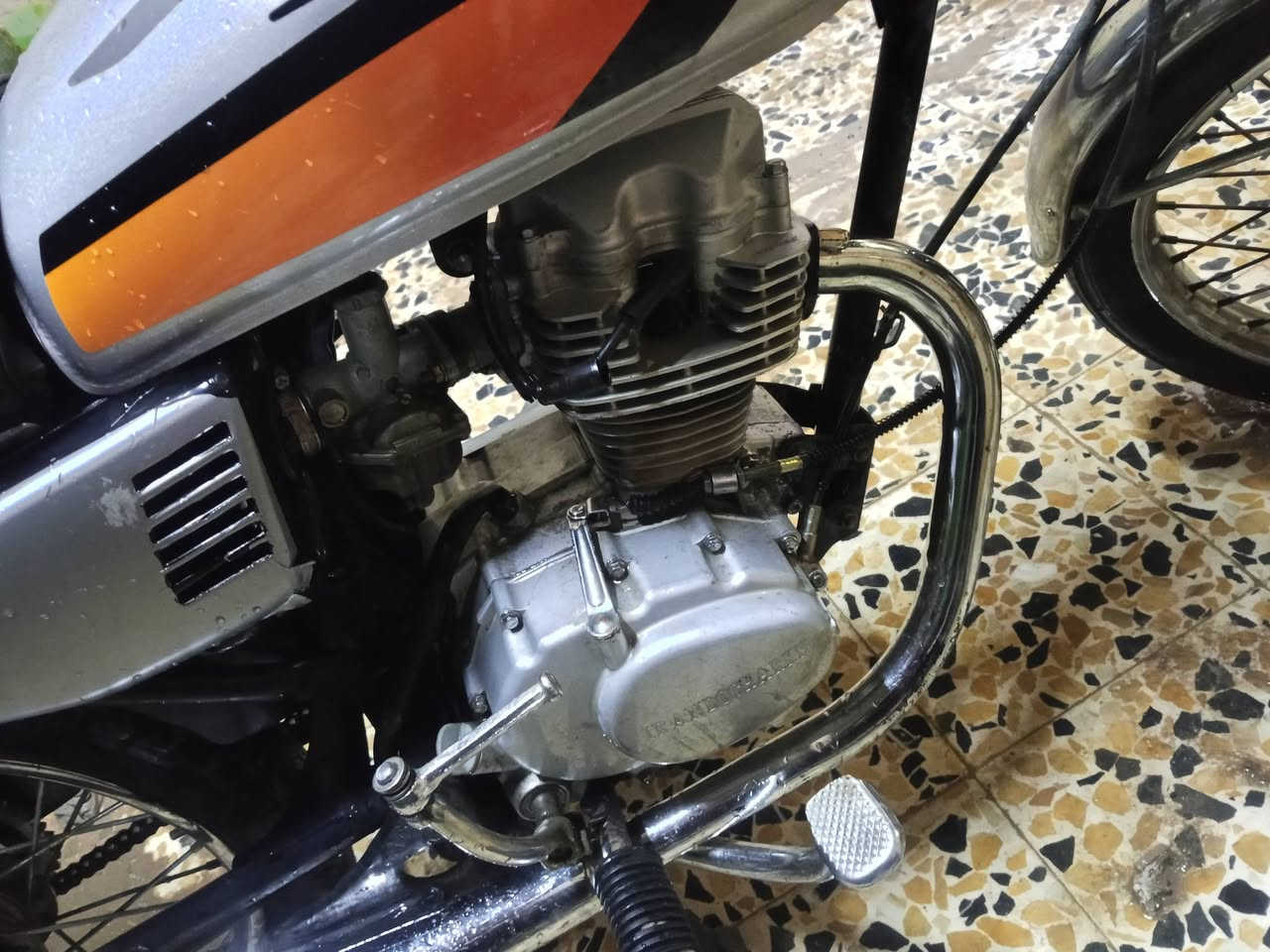 السلام عليكم شباب 
دراجه لبيع موديل 20اوراق اصولي 
كوت شارع النفط 
***********
